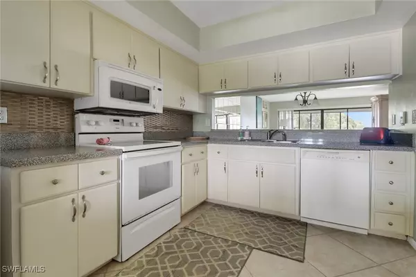 Naples, FL 34105,200 Misty Pines CIR #B202