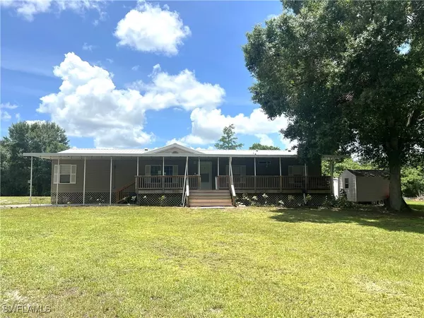 1909 Evans RD, Labelle, FL 33935