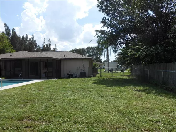 Lehigh Acres, FL 33936,524 Glendale AVE