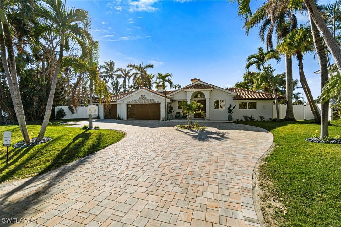 5203 Starfish AVE, Naples, FL 34103