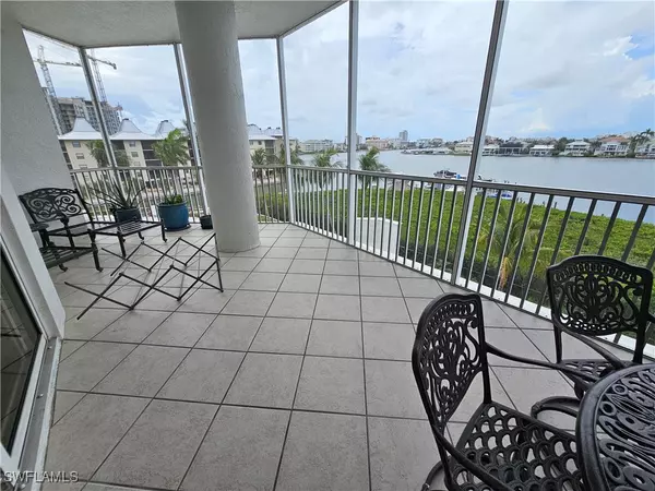 Naples, FL 34108,400 Flagship DR #407