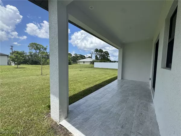 Cape Coral, FL 33993,1026 Chiquita BLVD N