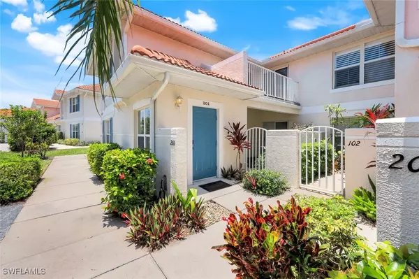 Naples, FL 34110,5040 Cedar Springs DR #201