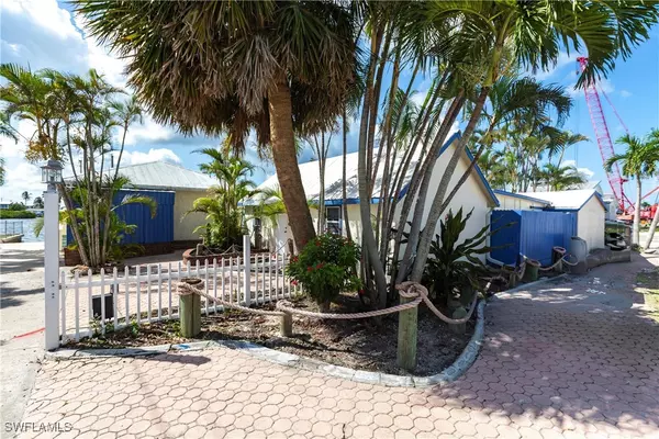 Matlacha, FL 33993,4741/4743 Pine Island RD NW