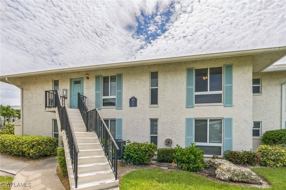 251 Palm DR #251-2, Naples, FL 34112
