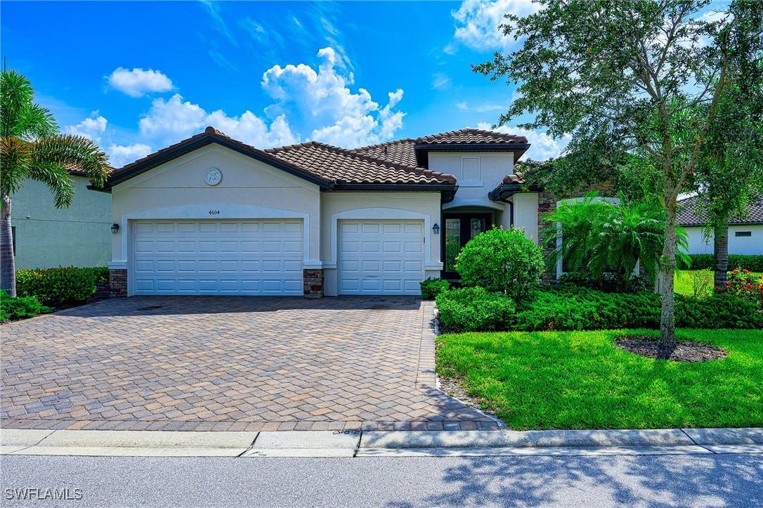 4604 Abaca CIR, Naples, FL 34119