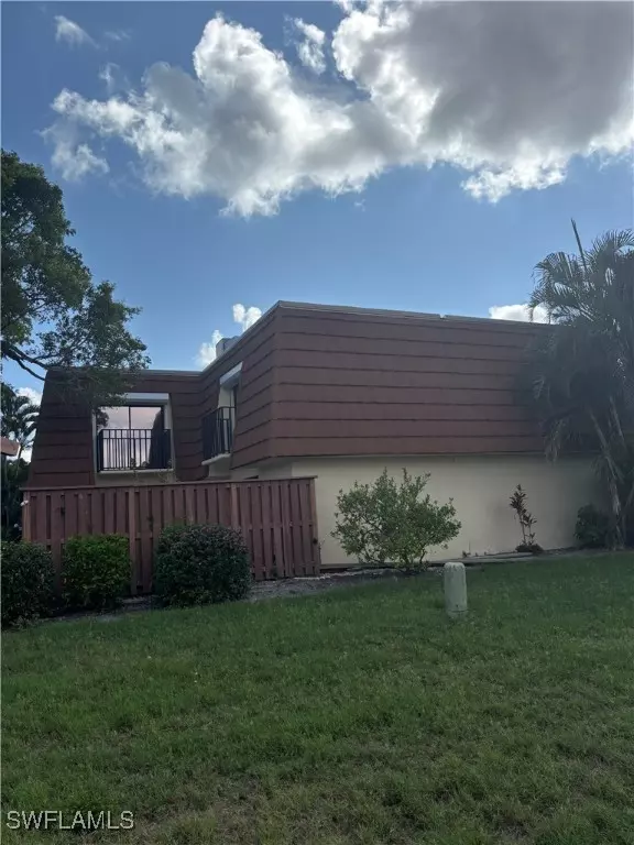 Fort Myers, FL 33919,5245 Cedarbend DR #4