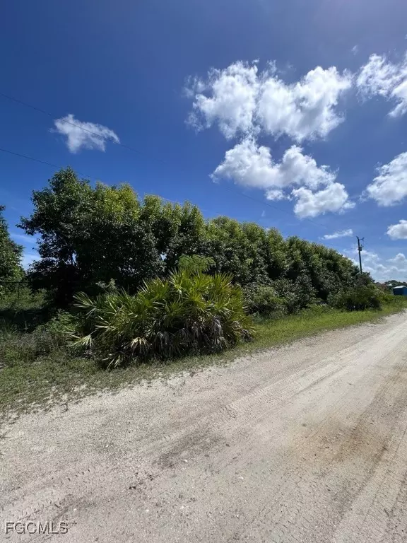 Labelle, FL 33935,7644 8th PL