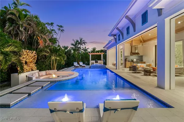 3290 Crayton RD, Naples, FL 34103