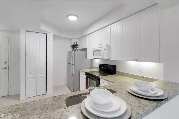 Naples, FL 34108,1100 Pine Ridge RD #B103