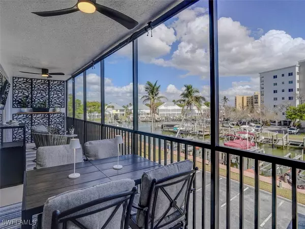 4431 Bay Beach LN #522, Fort Myers Beach, FL 33931