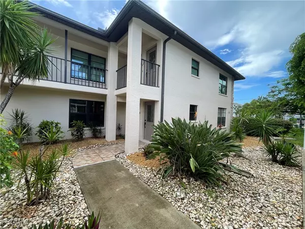 Cape Coral, FL 33904,4525 Country Club BLVD #112