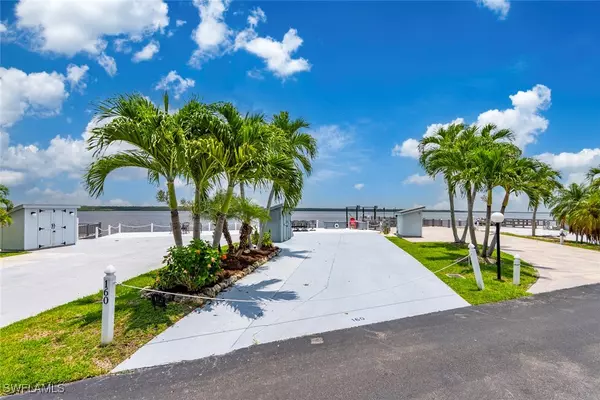 Chokoloskee, FL 34138,150 Smallwood Dr #160