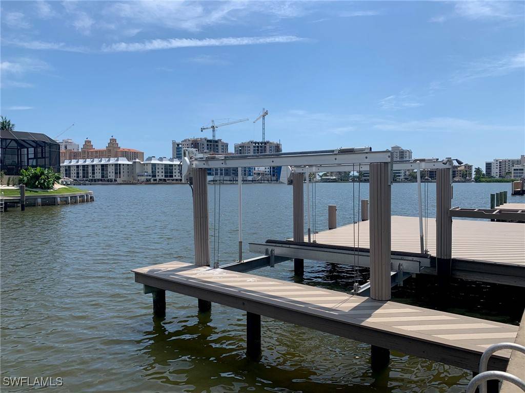 Naples, FL 34108,432 Oak AVE