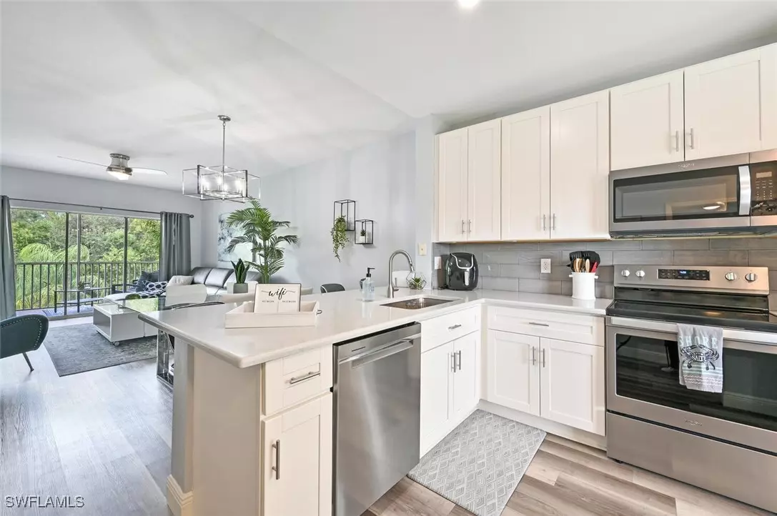 Naples, FL 34113,9175 Celeste DR #305