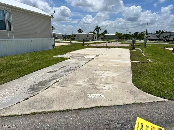 Fort Myers, FL 33908,19681 Summerlin Rd. G-122