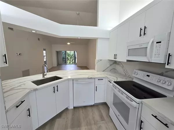 Naples, FL 34108,859 Tanbark DR #204