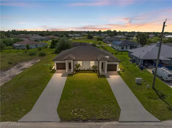 1584/1586 Gretchen AVE S, Lehigh Acres, FL 33973