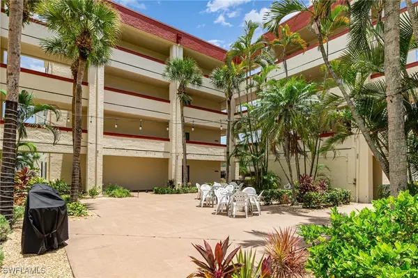 Fort Myers, FL 33907,7402 Lake Breeze DR #116