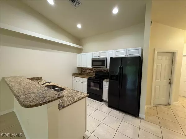 Cape Coral, FL 33914,1422 SW 47th TER