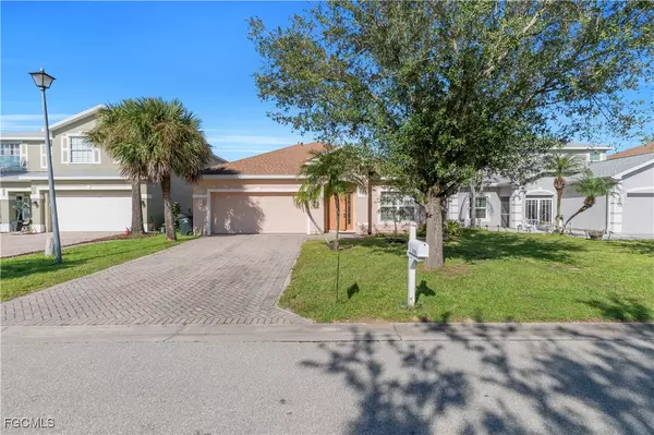 Lehigh Acres, FL 33971,8125 Silver Birch WAY