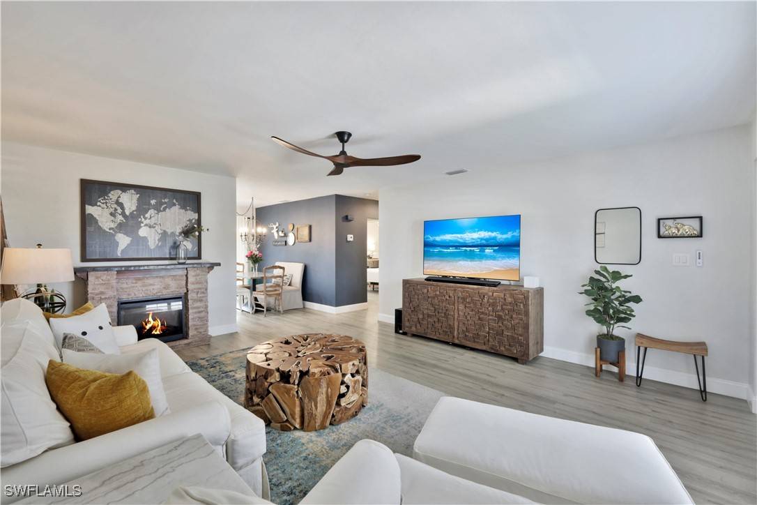 713 Palm View DR #DP4, Naples, FL 34110