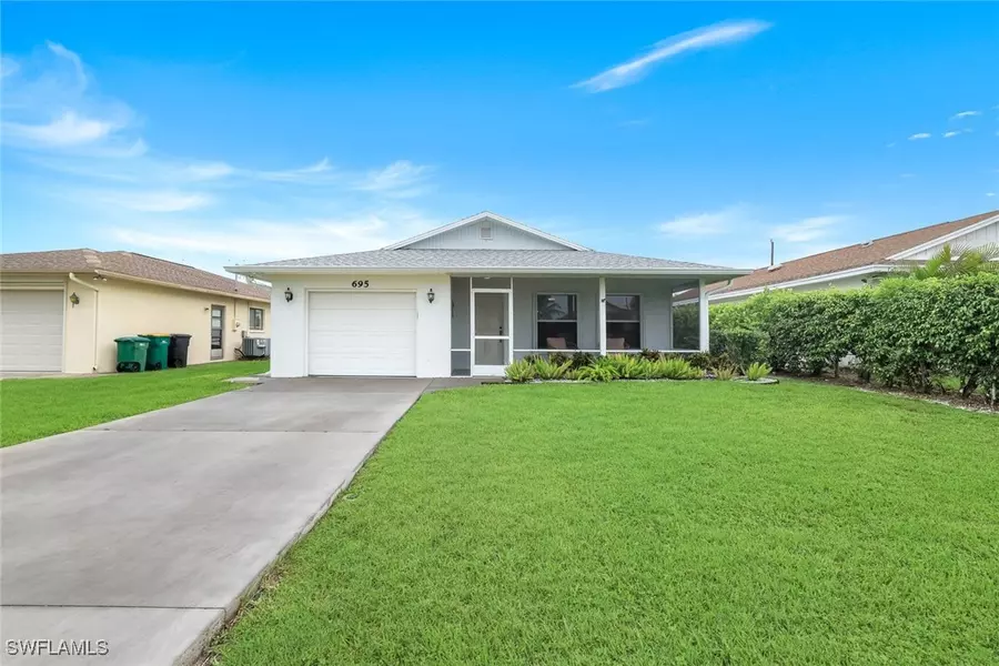 695 104th AVE N, Naples, FL 34108
