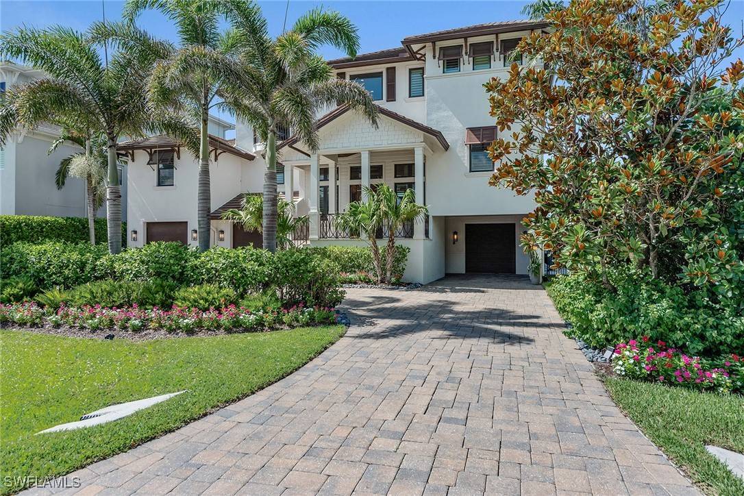 434 Trade Winds AVE, Naples, FL 34108