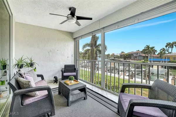 Marco Island, FL 34145,889 COLLIER CT #2-203