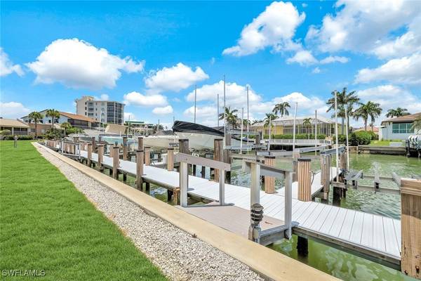 889 COLLIER CT #2-203, Marco Island, FL 34145