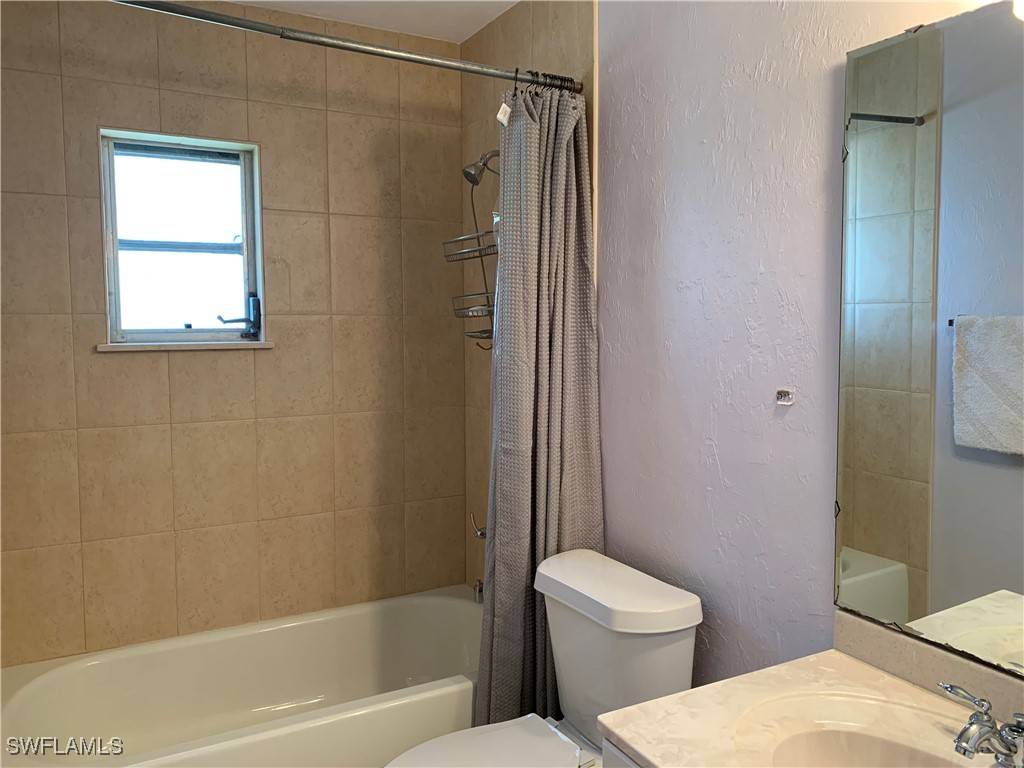 Naples, FL 34108,695 110th AVE N