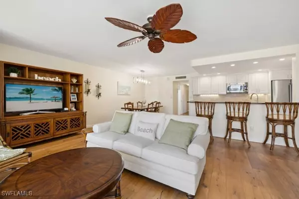 Naples, FL 34103,3000 Gulf Shore BLVD N #207