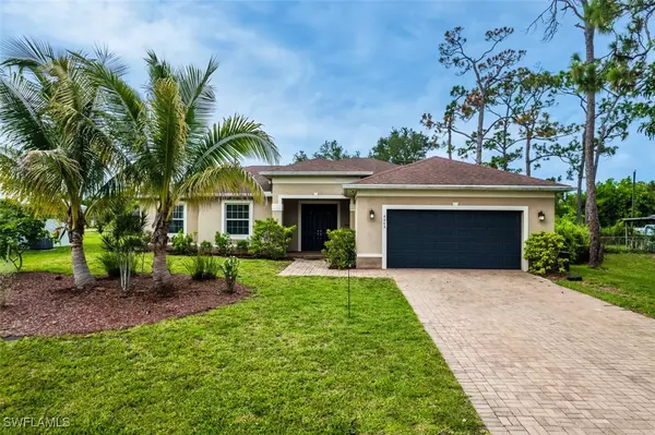 4609 Santiago LN, Bonita Springs, FL 34134