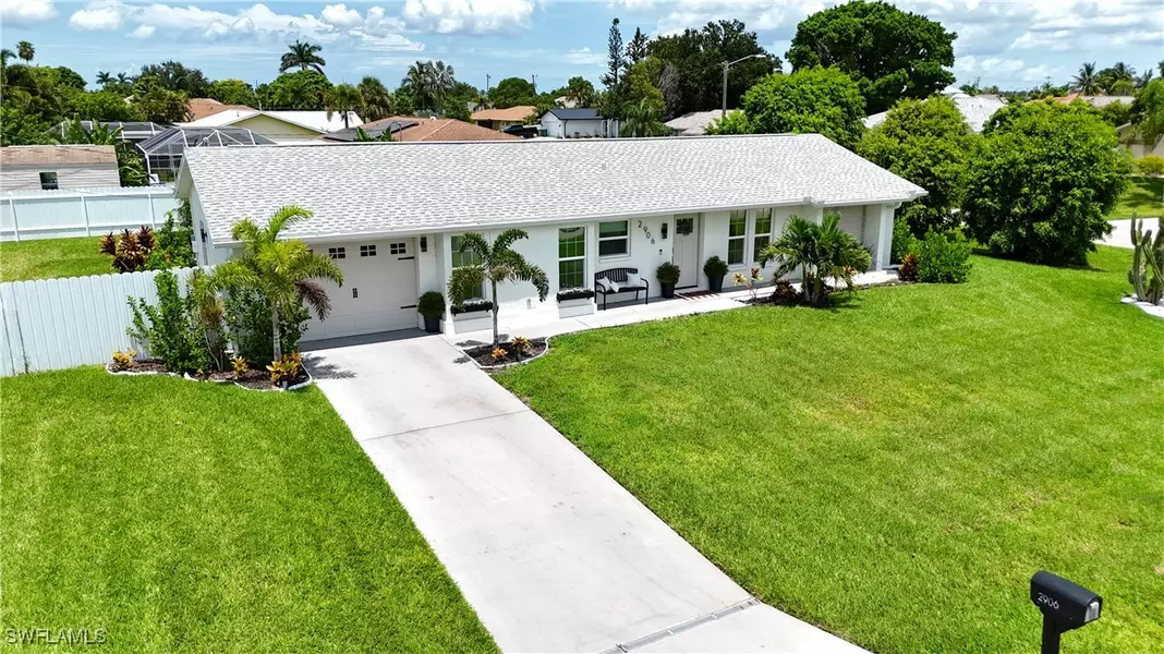 2906 SE 10TH AVE, Cape Coral, FL 33904