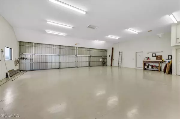 Naples, FL 34112,4150 Skyway DR