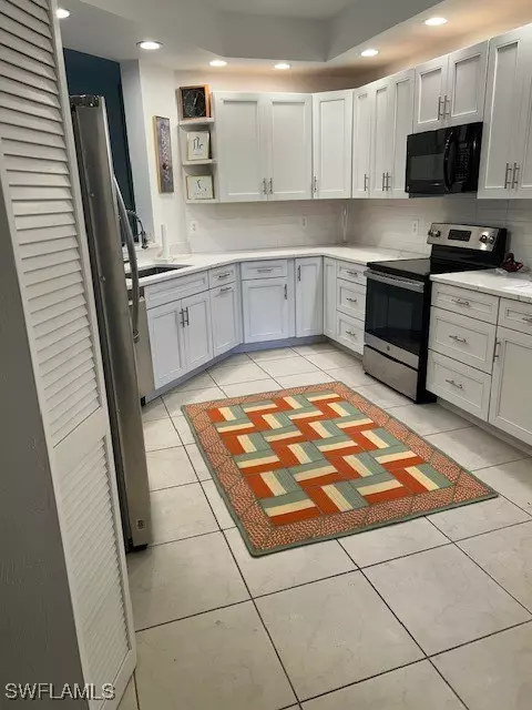Naples, FL 34108,7048 S Pelican Bay BLVD #C-105