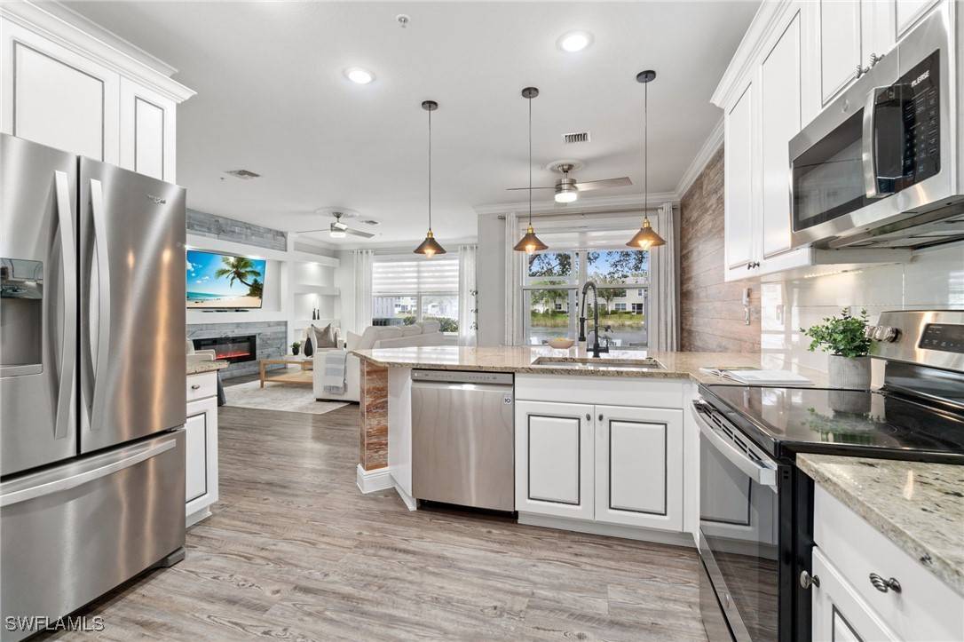 1330 Mariposa CIR #103, Naples, FL 34105