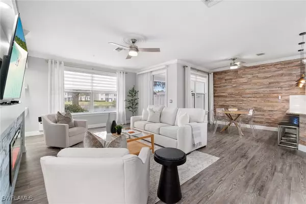 Naples, FL 34105,1330 Mariposa CIR #103