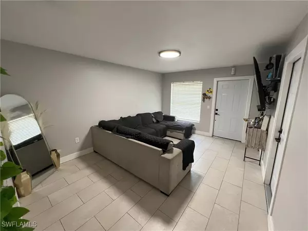 Naples, FL 34116,2148 Sunshine BLVD