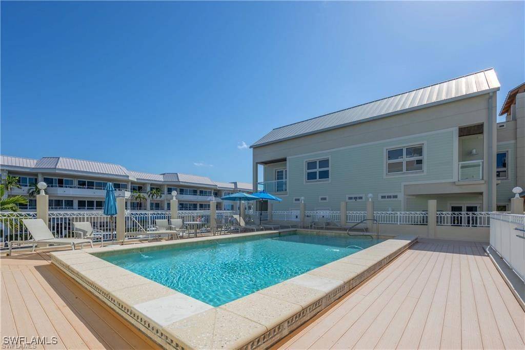 Naples, FL 34102,1001 10th AVE S