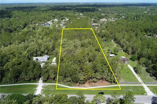 8th ST NE, Naples, FL 34120