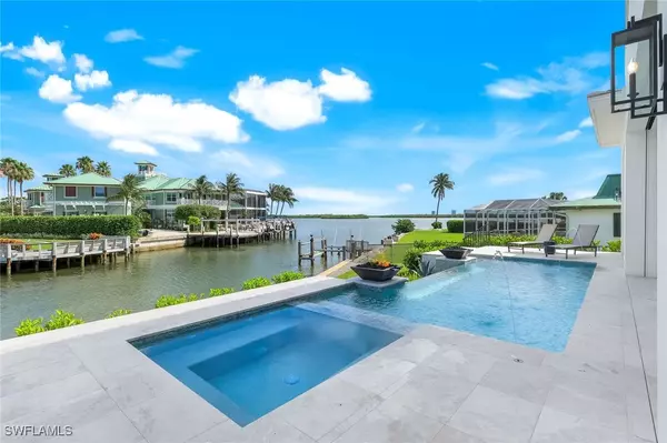 Marco Island, FL 34145,960 Iris CT