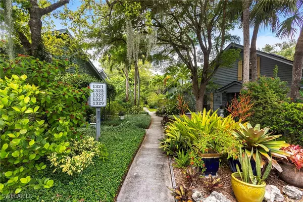 1323 Solana RD #K2, Naples, FL 34103