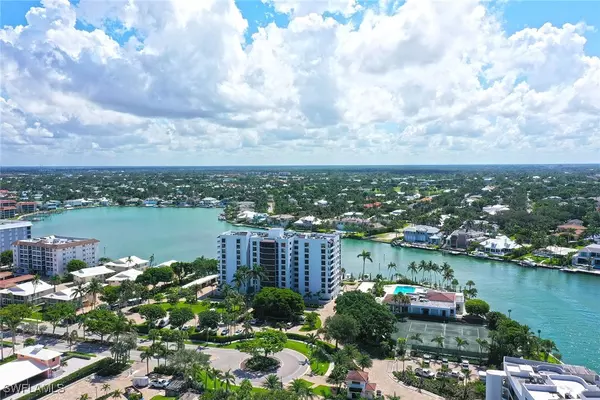 2400 Gulf Shore BLVD N #502, Naples, FL 34103