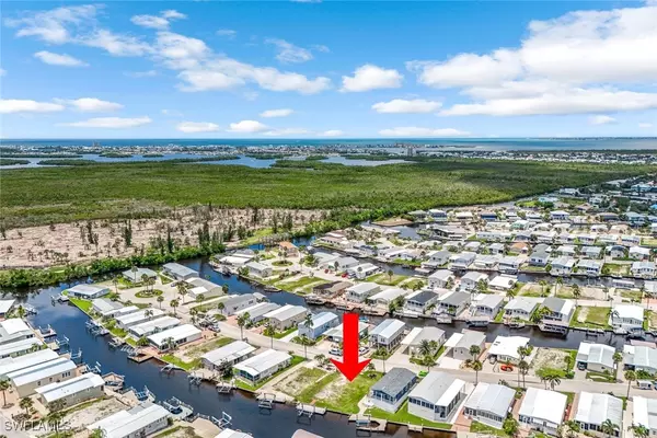 Fort Myers Beach, FL 33931,17841 Peppard DR