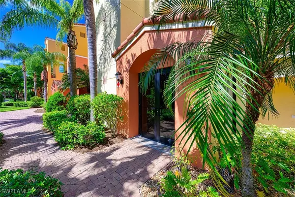 Estero, FL 33928,8598 Via Lungomare CIR #201