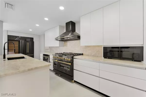 Marco Island, FL 34145,380 Rookery CT