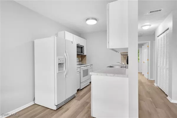 Naples, FL 34112,4627 Bayshore DR #I8