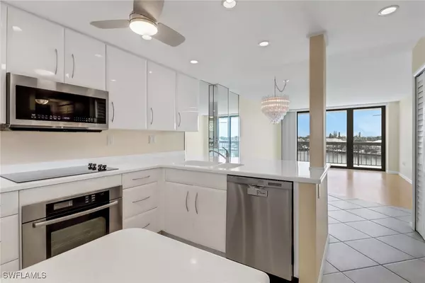 Marco Island, FL 34145,601 Seaview CT #C506