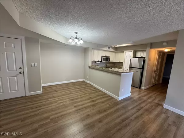 Naples, FL 34104,1250 Wildwood Lakes BLVD #101